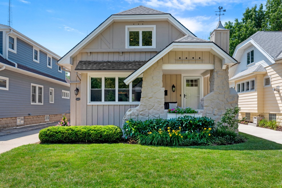 4221 N Larkin