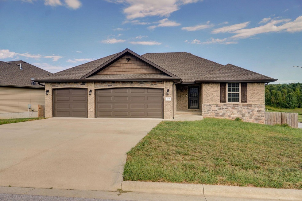 1644 N Eagle Valley Ln, Nixa, MO 65714 - photo 1