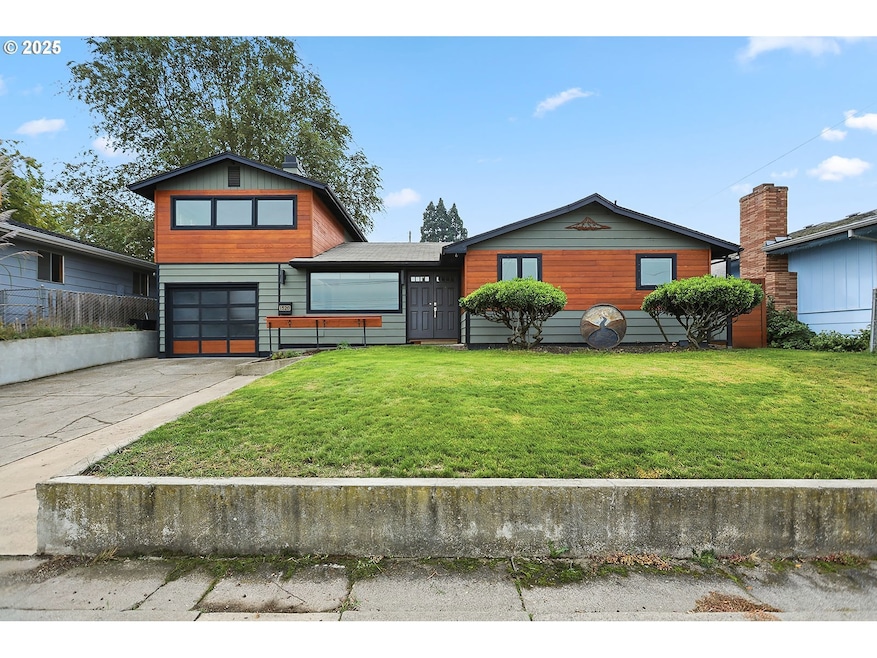 1520 E 9th St, the Dalles, OR 97058 - photo 1