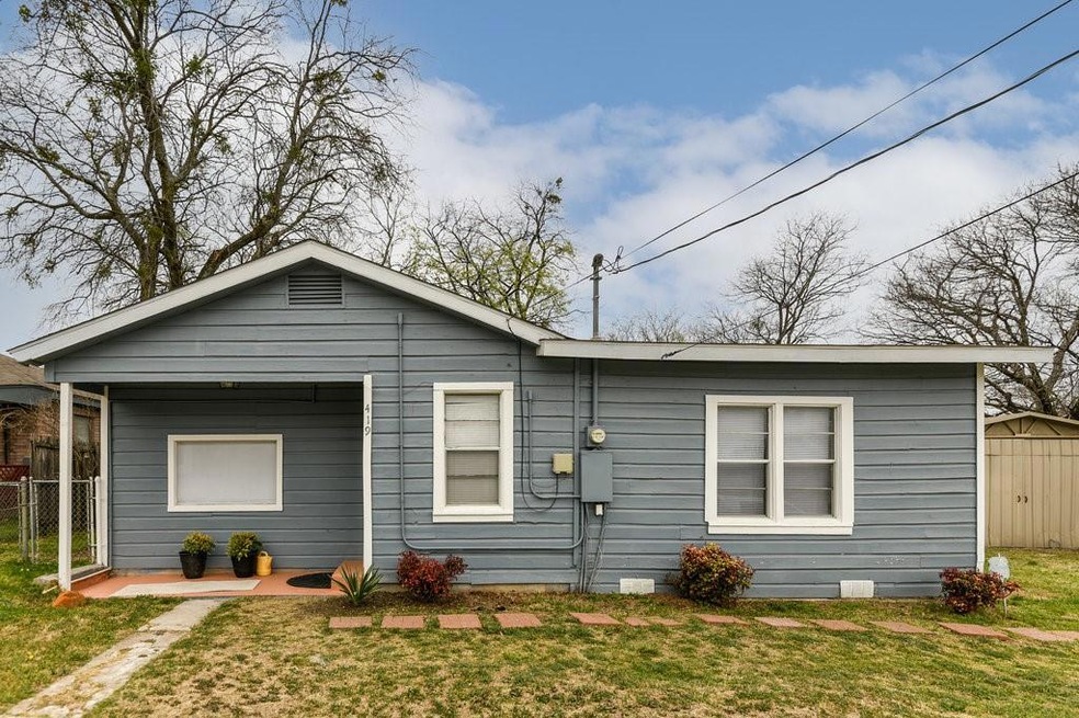 419 Hallvale Dr, Fort Worth, TX 76108 - photo 1