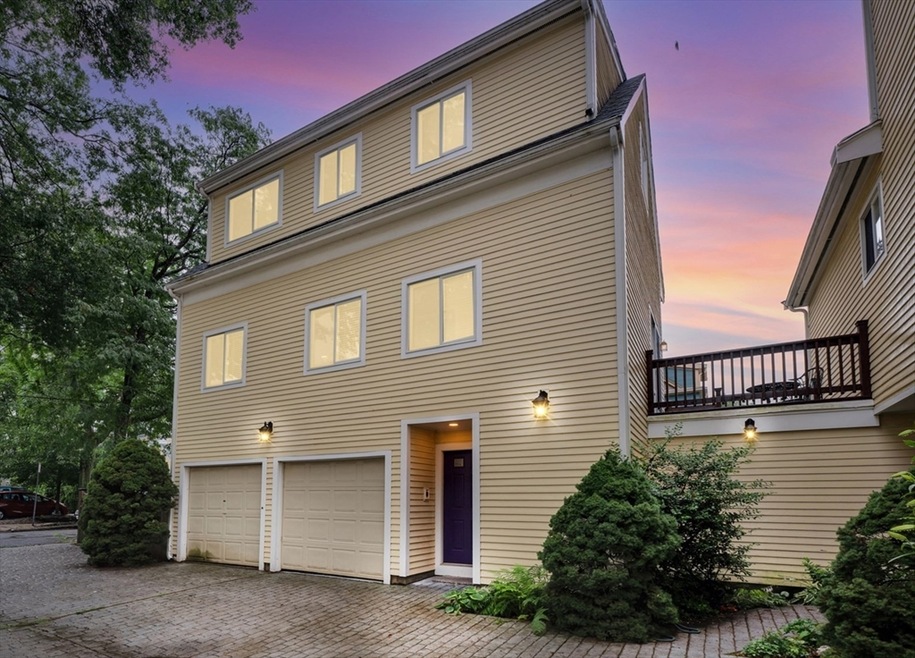 27 Kinnaird St unit 6, Cambridge, MA 02139 - photo 1