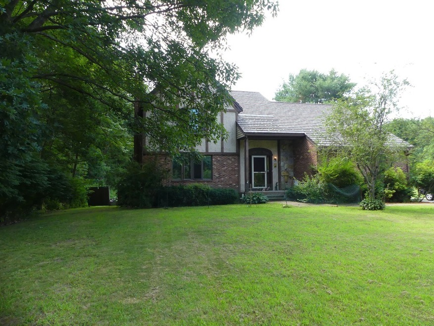 93 Hampshire Rd, Methuen, MA 01844 - photo 1