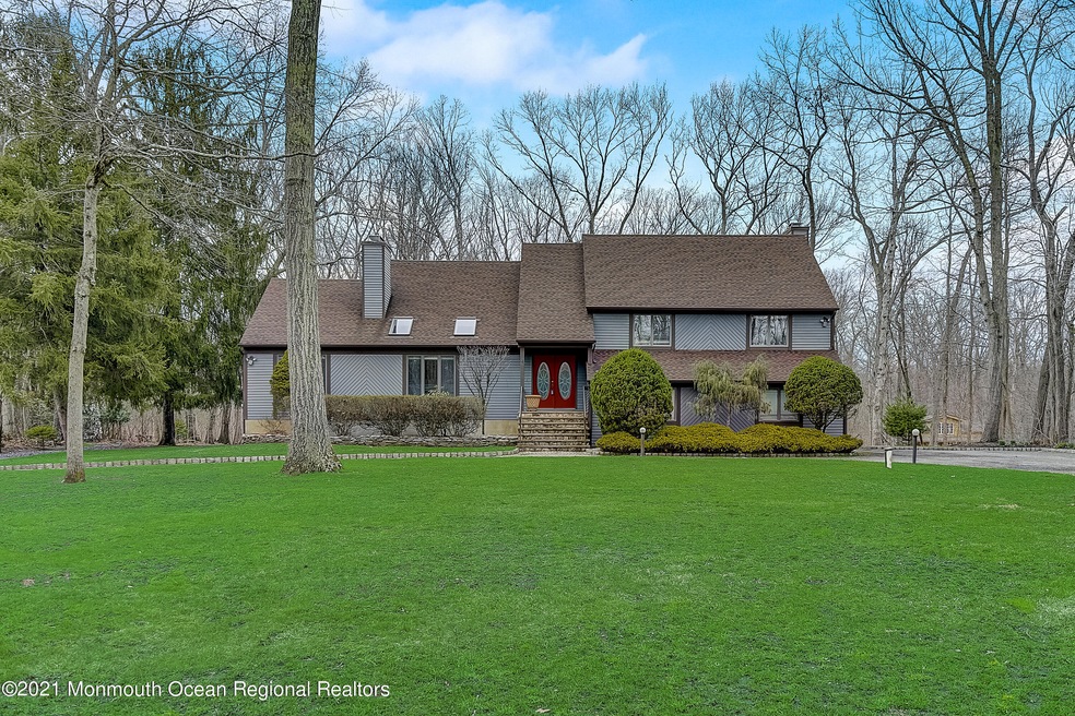 5 Syngle Way, Morganville, NJ 07751 - photo 1