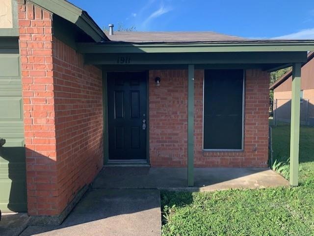 1911 Starling Ct, Cleburne, TX 76033 - photo 1