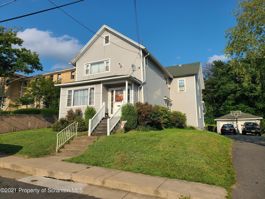 217 Franklin St, Dunmore, PA 18512 - photo 1