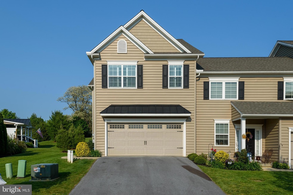 201 Briarwood Dr, Honey Brook, PA 19344 - photo 1