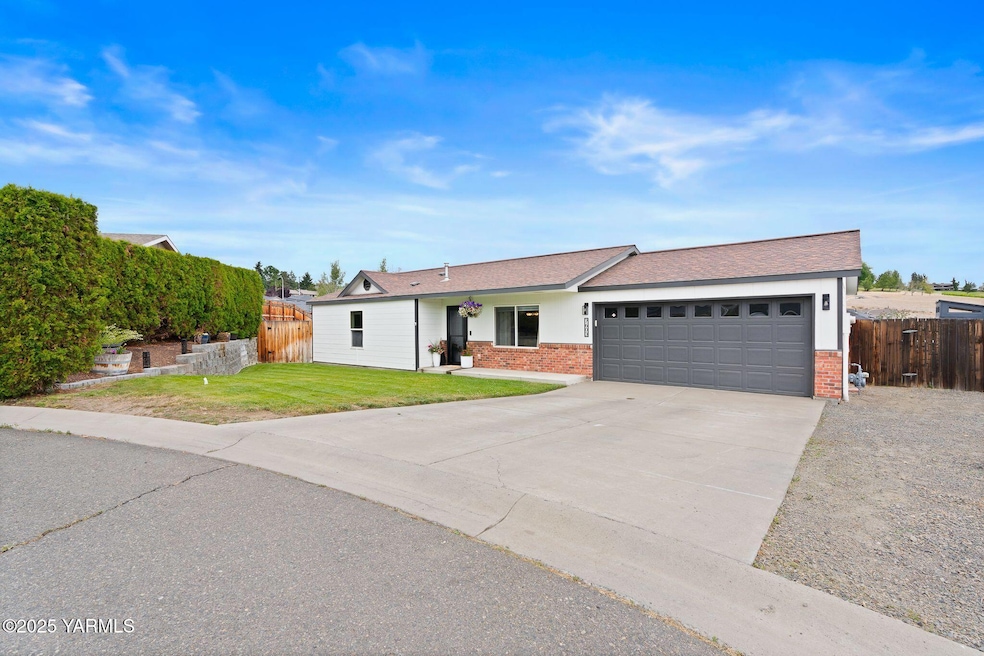 Under Contract $330,000 • Co-Listing Agent