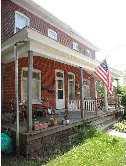 438 W 4th St, East Greenville, PA 18041 - photo 1