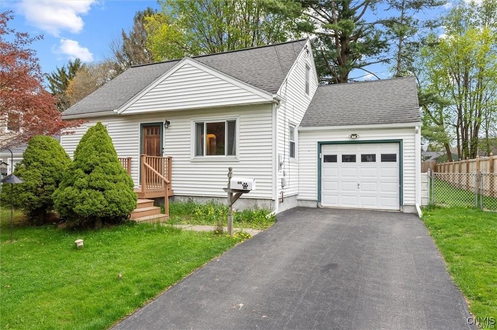 302 Twin Elms Ln, Syracuse, NY 13212 - photo 1