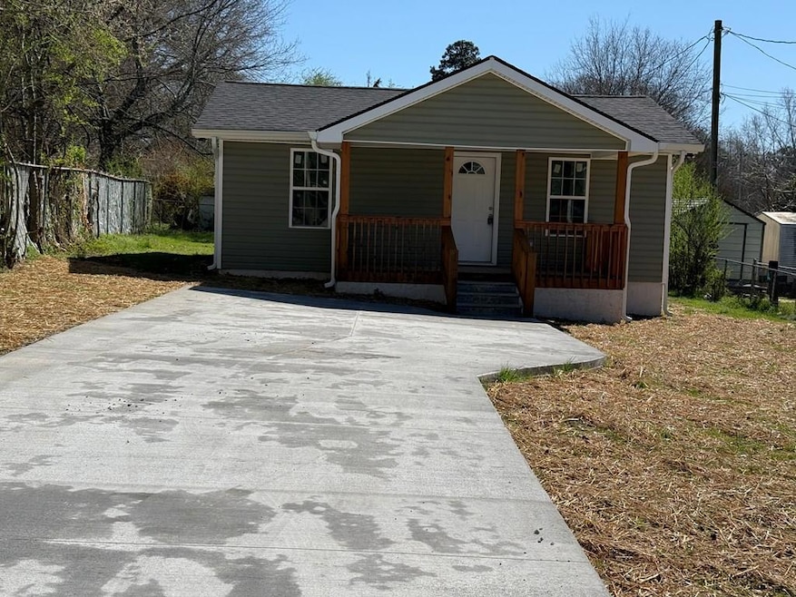 304 Stanley St, Dalton, GA 30721 - photo 1