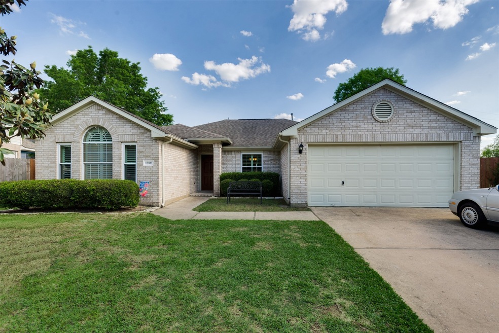 12011 Lois Ln, Pinehurst, TX 77362 - photo 1