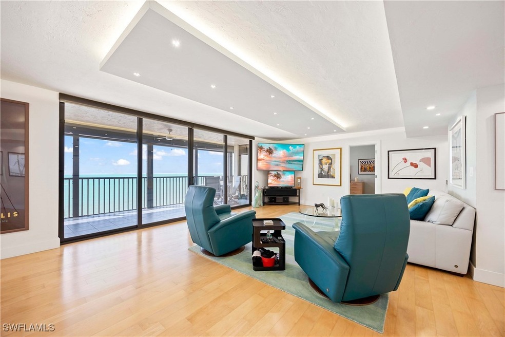 Living room to Gulf