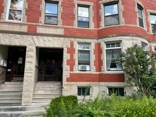 185 Winthrop Rd unit 2, Brookline, MA 02445 - photo 1