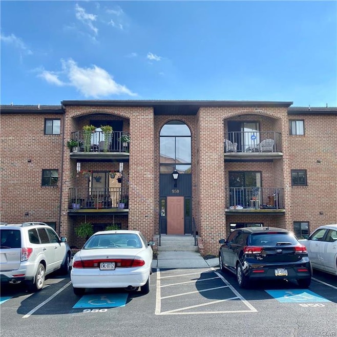 950 Cold Spring Rd unit 11, Allentown, PA 18103 - photo 1