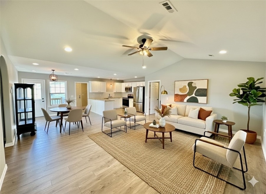 1301 Eastview Dr, Berryville, AR 72616 - photo 1