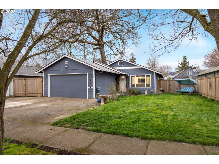 209 E North St, Newberg, OR 97132 - photo 1