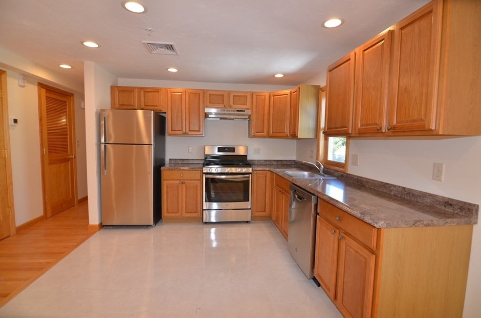 52 Grafton St unit 4, Quincy, MA 02169 - photo 1