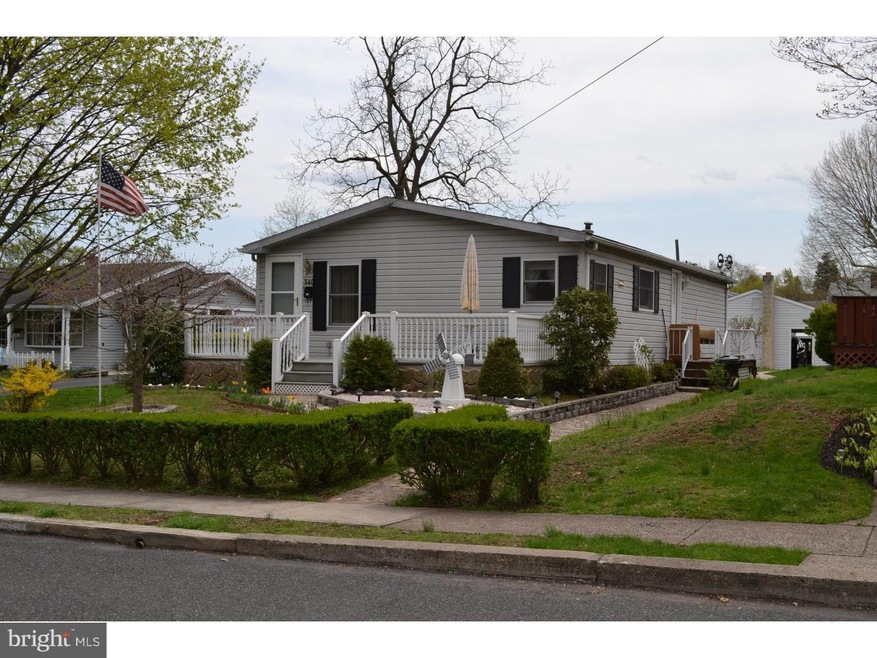 340 Arch St, Spring City, PA 19475 - photo 1