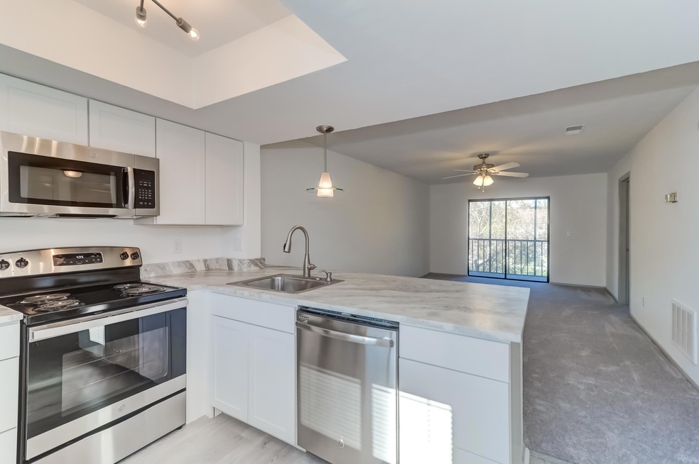 2178F Bees Ferry Rd (23)