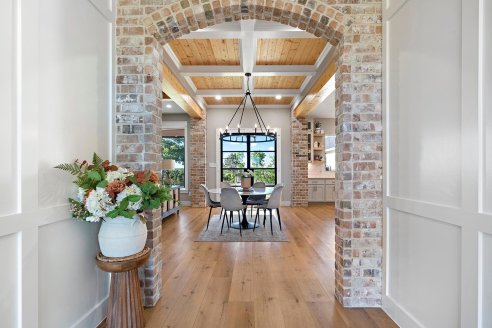 1073 Stagecoach Ranch Dr, Weatherford, TX 76085 - photo 1