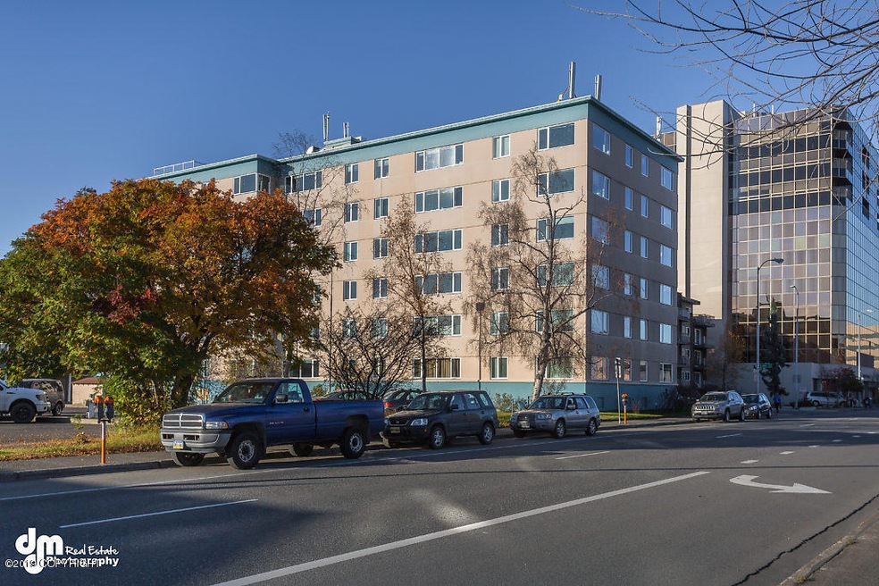 1110 W 6th Ave