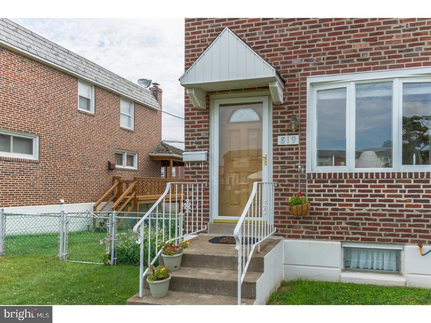 819 Surrey Ln, Glenolden, PA 19036 - photo 1