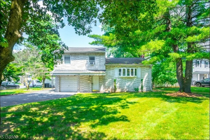 1393 Vauxhall Rd, Union, NJ 07083 - photo 1