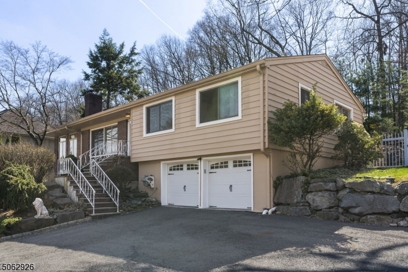 461 Colfax Rd, Wayne, NJ 07470 - photo 1