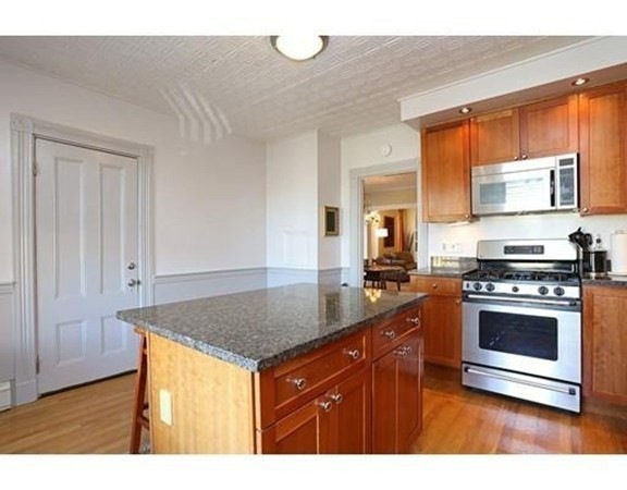 560 E 6th St unit 3, Boston, MA 02127 - photo 1