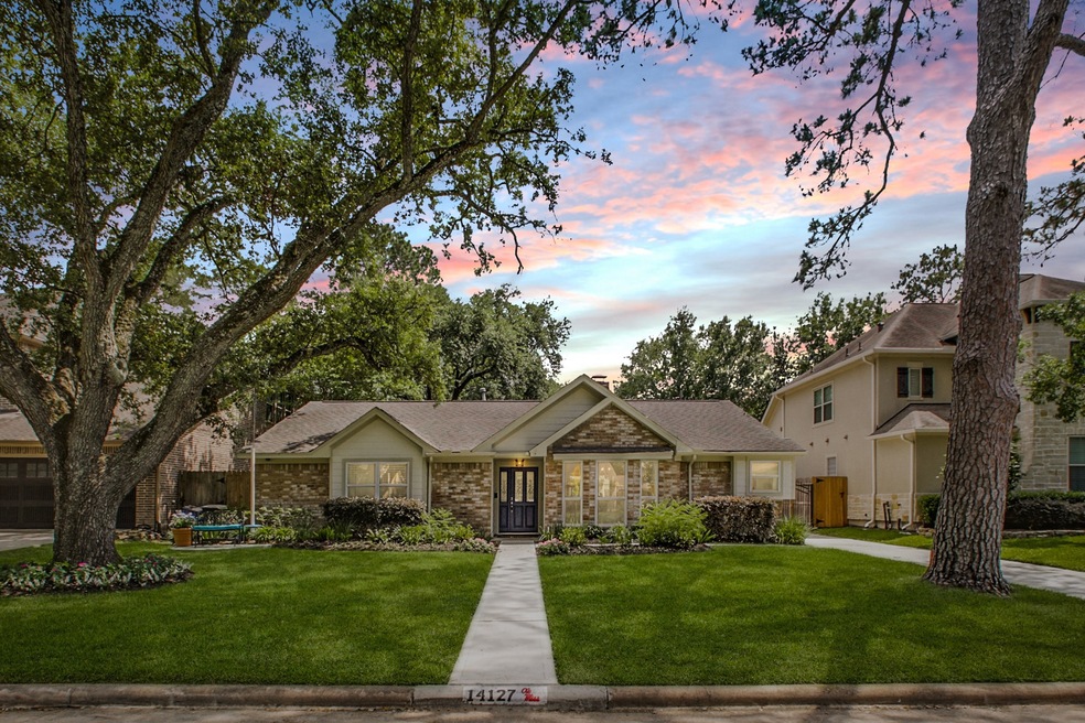 14127 Saint Marys Ln, Houston, TX 77079 - photo 1