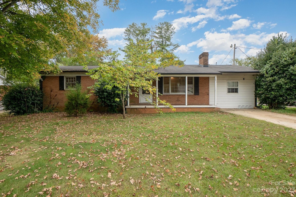 683 N Bost St, Statesville, NC 28677 - photo 1