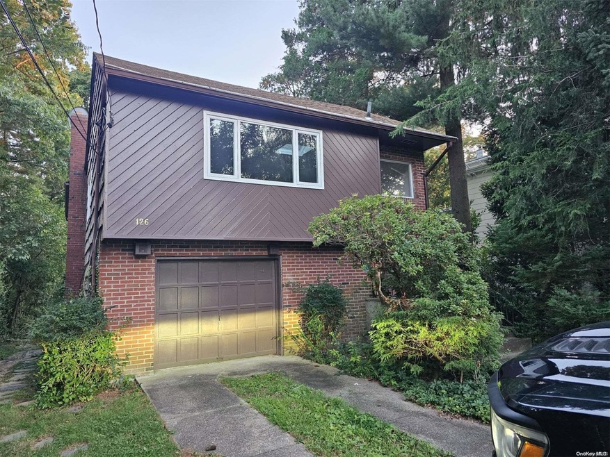126 Susquehanna Ave, Great Neck, NY 11021 - photo 1