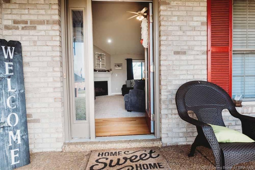 4423 Country View Dr, Floyds Knobs, IN 47119 - photo 1