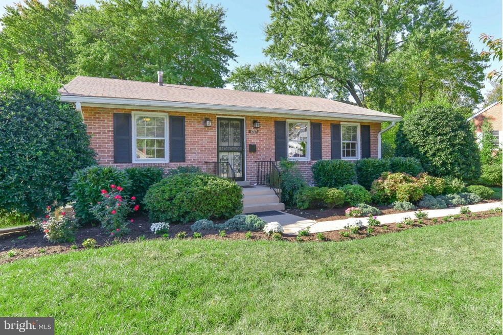 3217 Groveton St, Alexandria, VA 22306 - photo 1