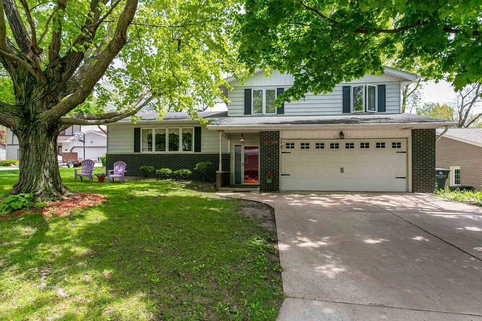 2807 47th Street Ct, Rock Island, IL 61201 - photo 1