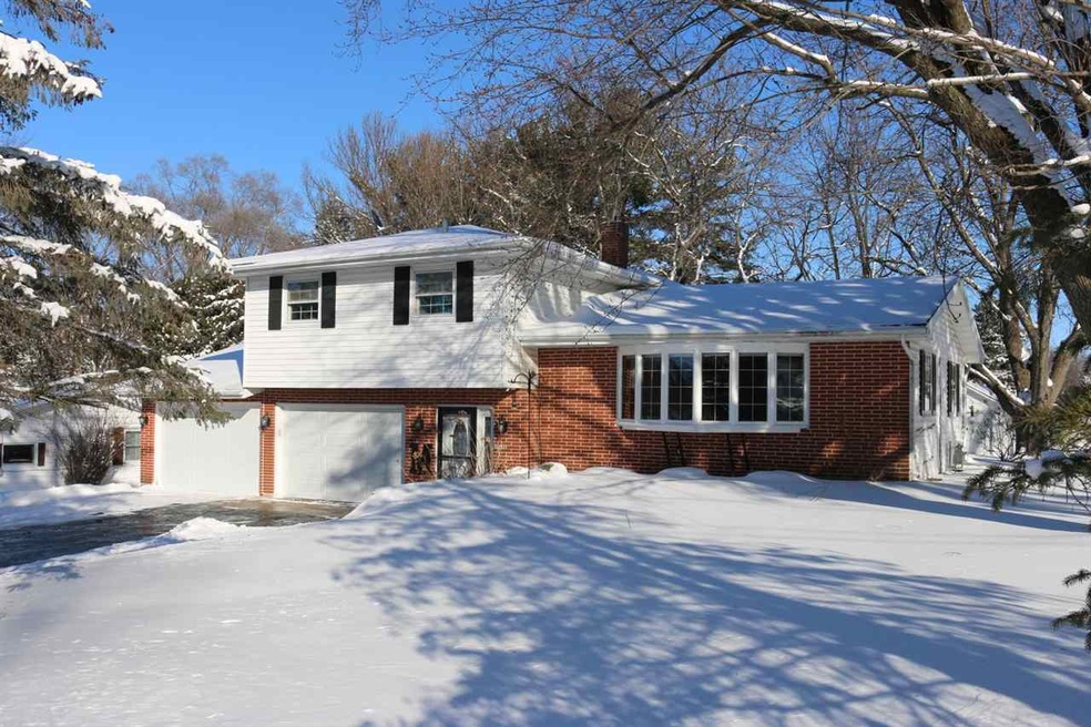 2368 Blue Grass Ln, Fitchburg, WI 53711 - photo 1