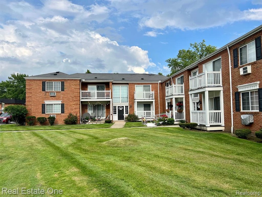 2420 Parmenter Blvd unit C 210, Royal Oak, MI 48073 - photo 1