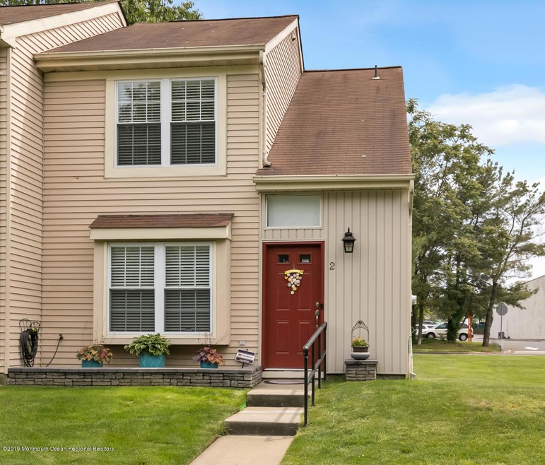 2 Alameda Ct, Eatontown, NJ 07724 - photo 1