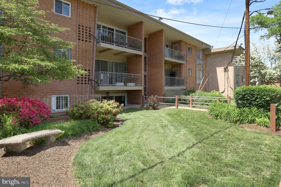 3706 N Rosser St unit 103, Alexandria, VA 22311 - photo 1