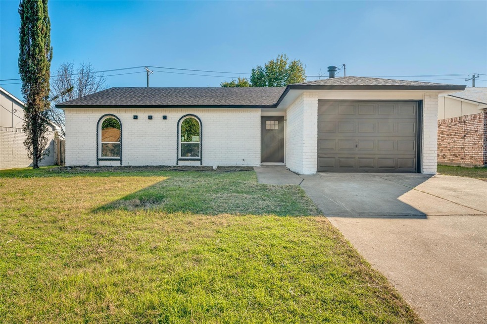 7204 Lancashire Dr, North Richland Hills, TX 76182 - photo 1