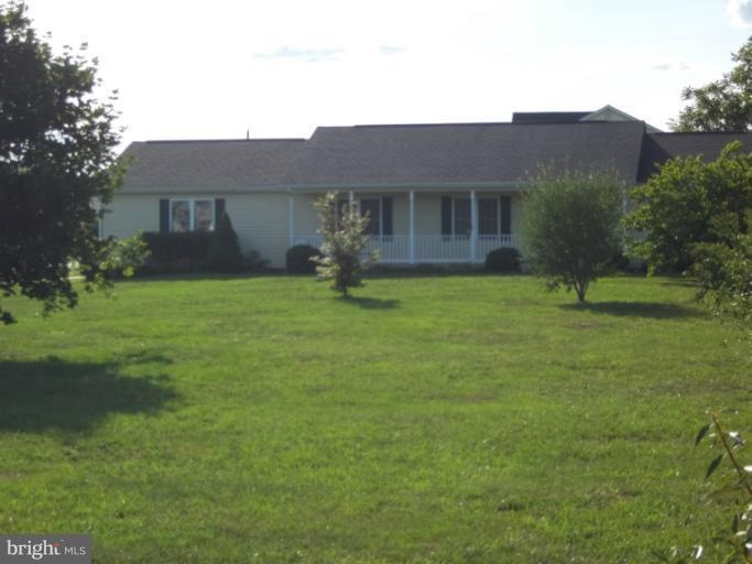 36 Isaac Dr, Bunker Hill, WV 25413 - photo 1