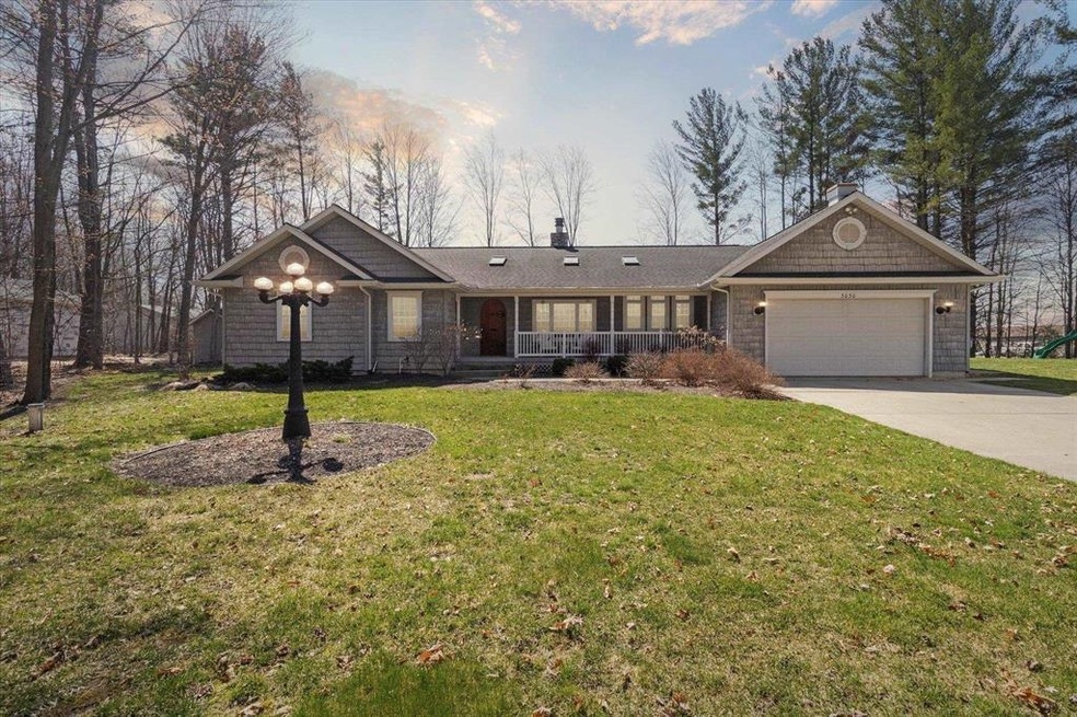 3030 E Maple Hill Ct, Midland, MI 48642 - photo 1