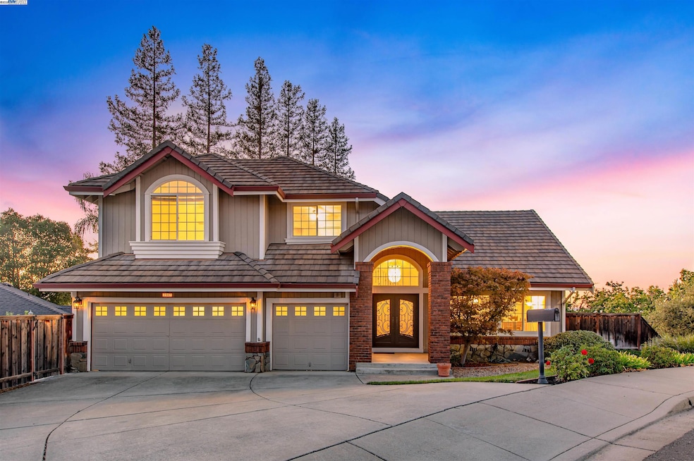 For Sale $2,198,000 • Co-Listing Agent