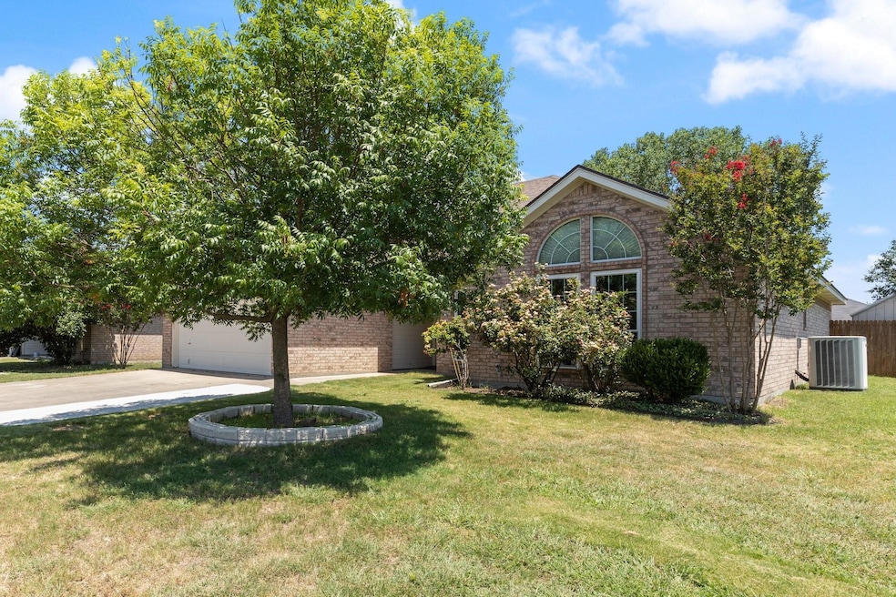 221 Rose Ave, Cleburne, TX 76033 - photo 1