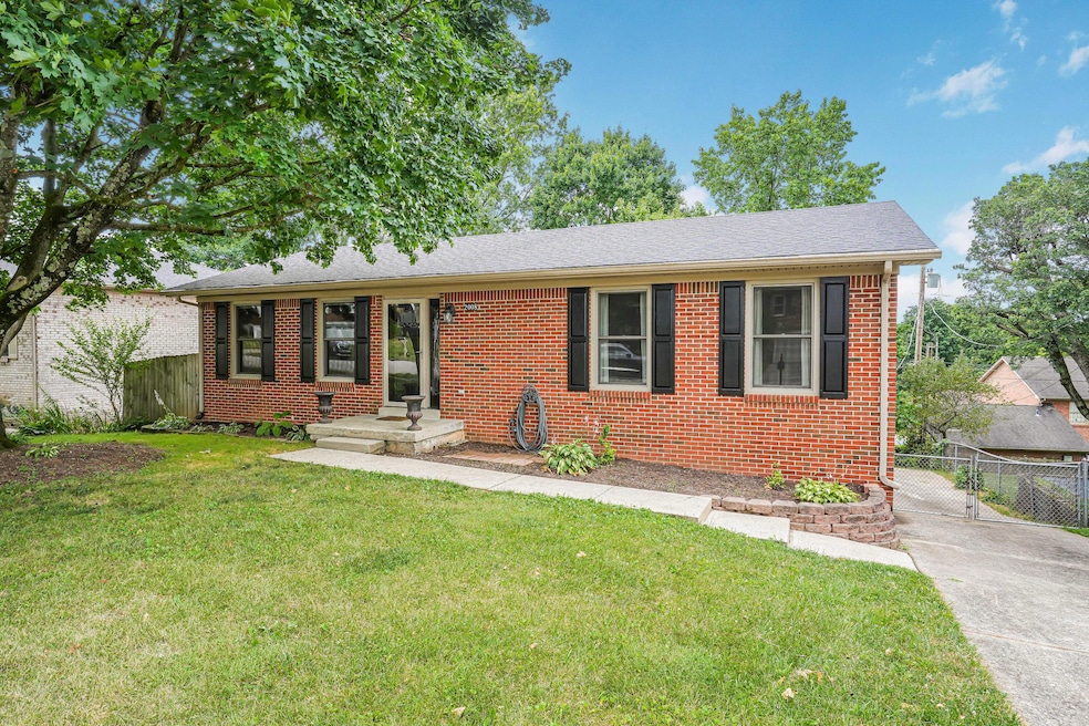 2008 Twain Ridge Dr, Lexington, KY 40514 - photo 1