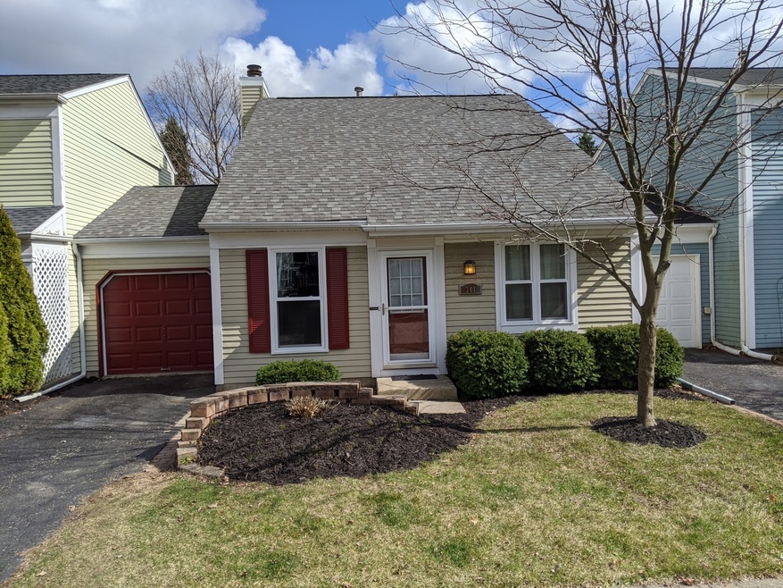 341 Golf Ln, Algonquin, IL 60102 - photo 1