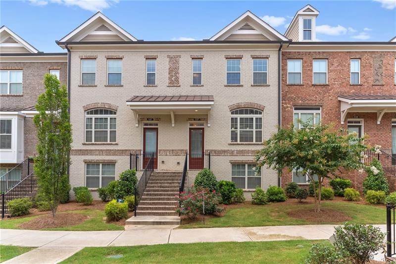 Luxurious 3 bedroom / 3.5 Bath townhome in Johns C