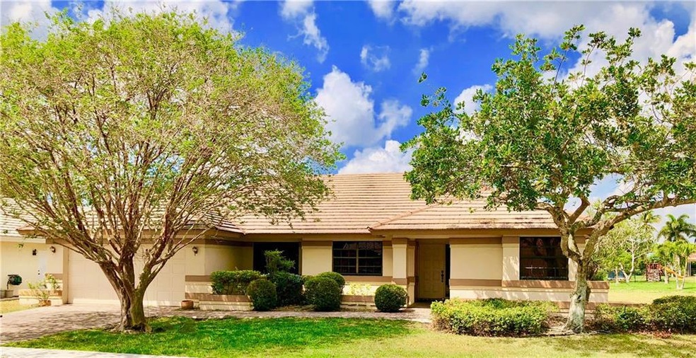 1511 E Oak Knoll Cir, Davie, FL 33324 - photo 1