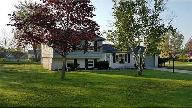 215 Hartman St, Woodville, OH 43469 - photo 1