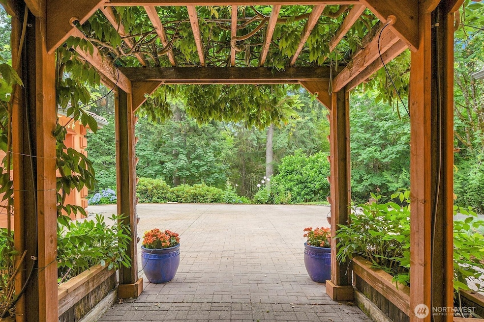 8455 Landing Ln SE, Port Orchard, WA 98367 - photo 1